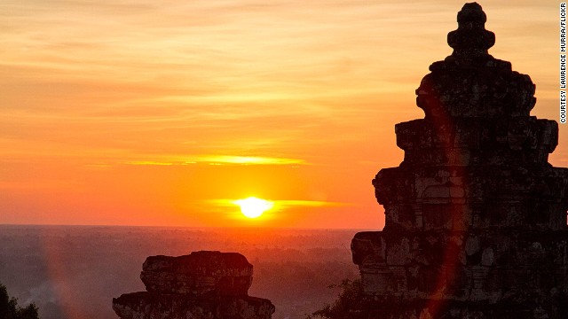 sunsets-phnom-bakheng