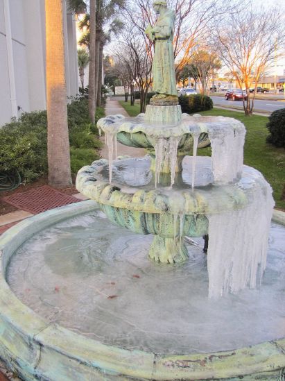 замерзший фонтан